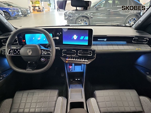 Renault 4 E-Tech 12 of 19