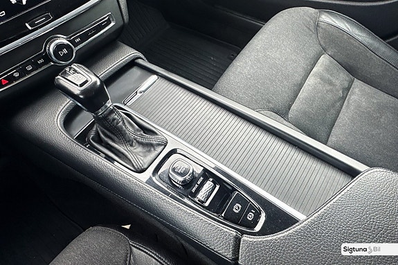 Volvo V90 Cross Country 19 of 30