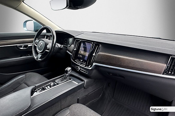 Volvo V90 Cross Country 16 of 30