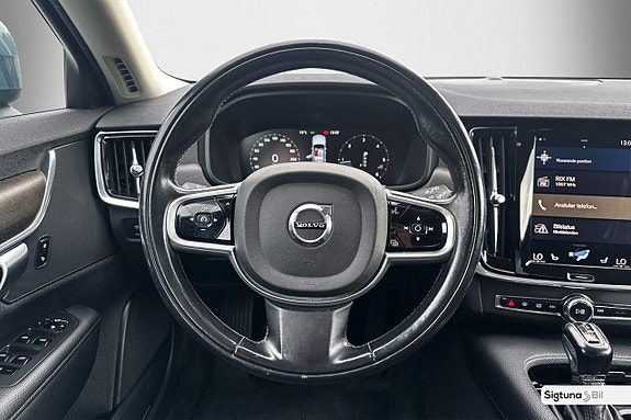Volvo V90 Cross Country 17 of 30