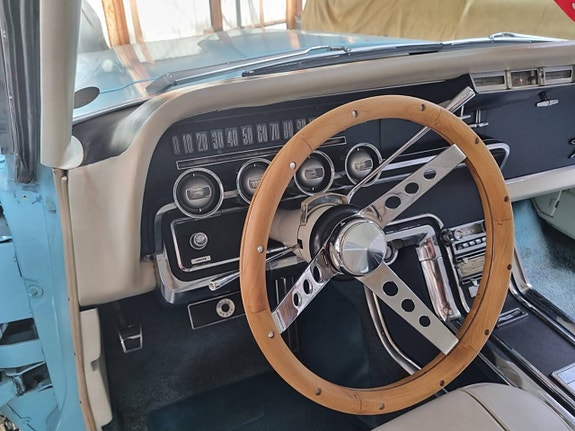 Ford Thunderbird 10 of 23