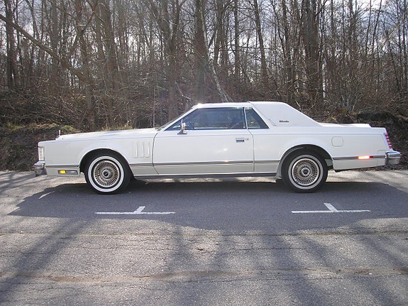 Ford Thunderbird 22 of 23