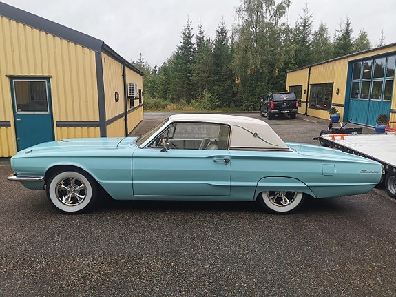 Ford Thunderbird 5 of 23