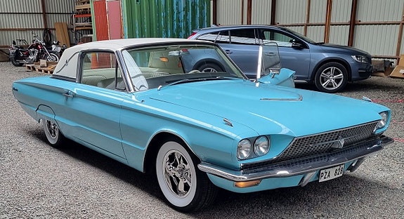 Ford Thunderbird 3 of 23