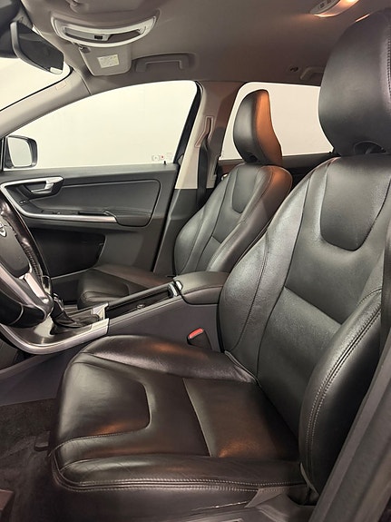 Volvo XC60 10 of 13