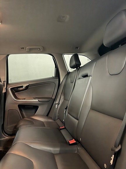 Volvo XC60 12 of 13