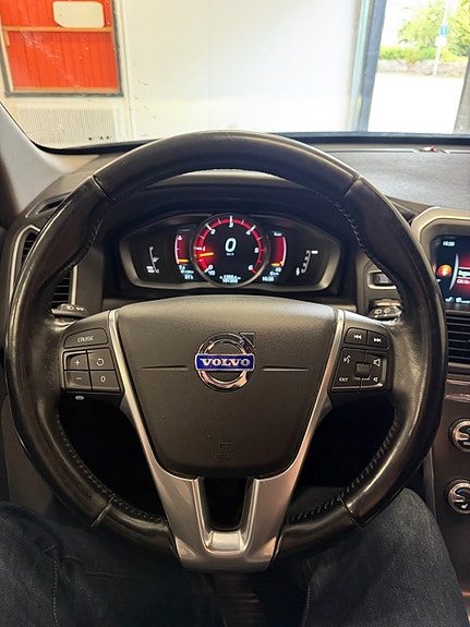 Volvo XC60 7 of 13