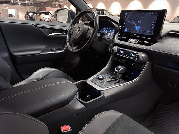 Toyota RAV4 16 of 21