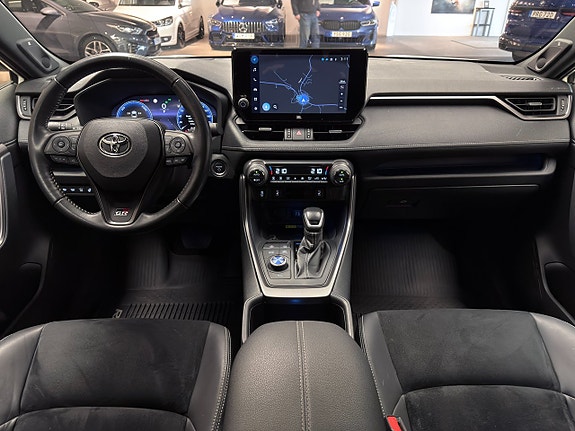 Toyota RAV4 9 of 21