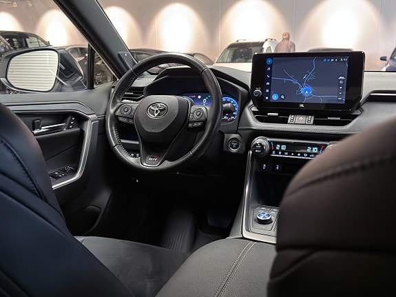 Toyota RAV4 17 of 21