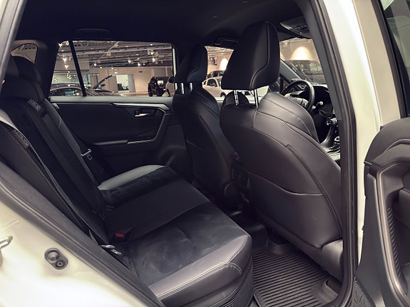 Toyota RAV4 20 of 21