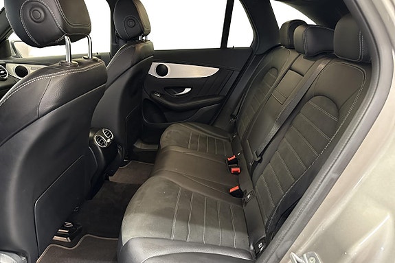 Mercedes-Benz GLC300 de 11 of 24