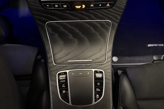 Mercedes-Benz GLC300 de 23 of 24