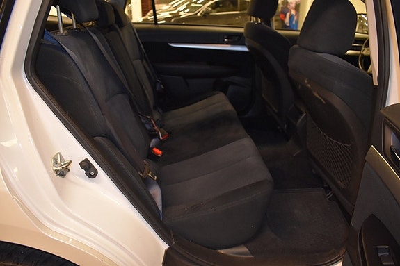 Subaru Outback 9 of 16