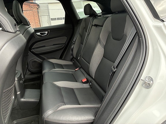 Volvo XC60 9 of 19