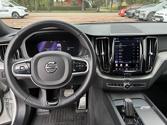 Volvo XC60 13 of 19