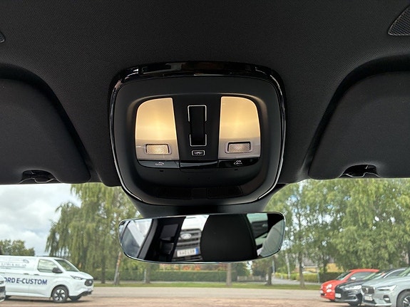 Volvo XC60 16 of 19