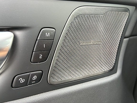 Volvo XC60 17 of 19