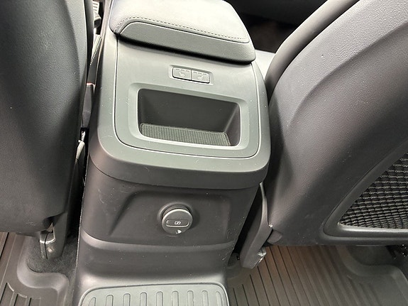 Volvo XC60 19 of 19