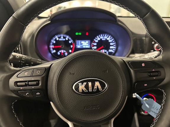 Kia Picanto 10 of 12