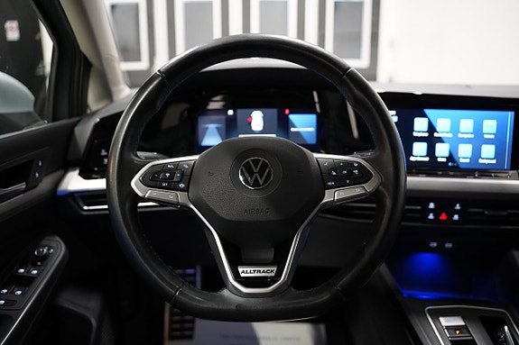 Volkswagen Golf Alltrack 11 of 22