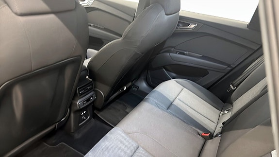 Audi Q4 e-tron 10 of 14