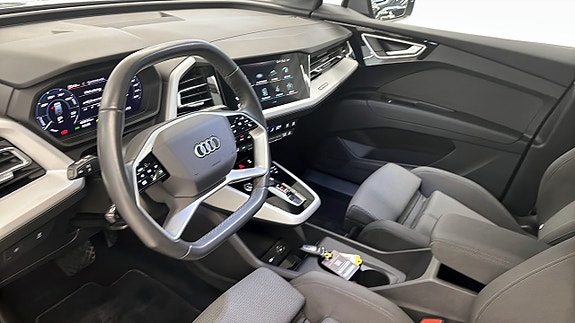 Audi Q4 e-tron 8 of 14