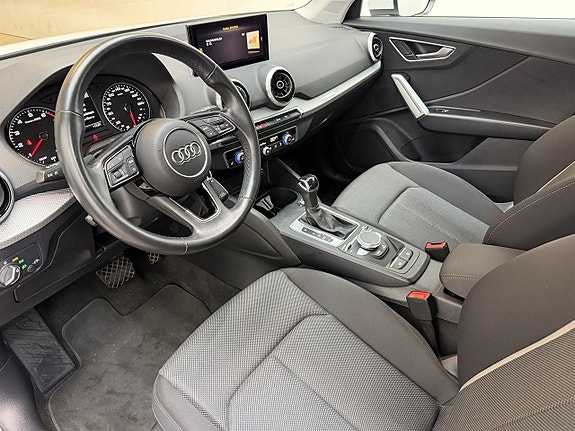 Audi Q2 4 of 14