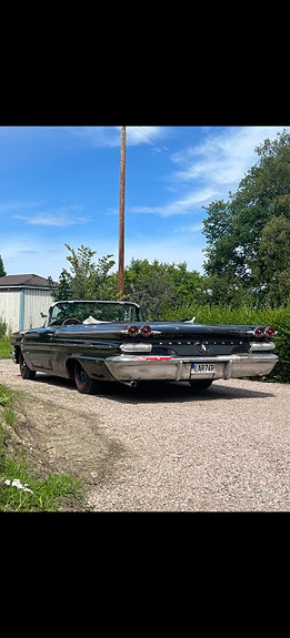 Pontiac Bonneville 3 of 8