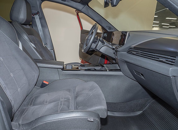 Opel Astra 2 of 8