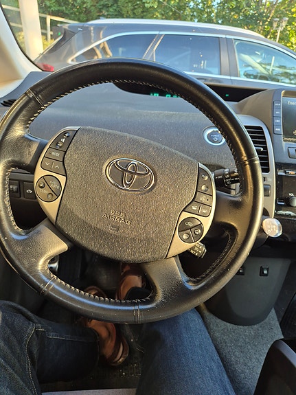 Toyota Prius 4 of 8