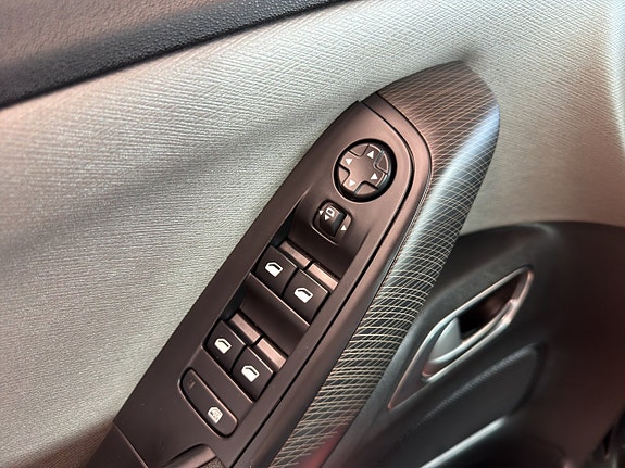 Citroen C4 Picasso 17 of 19