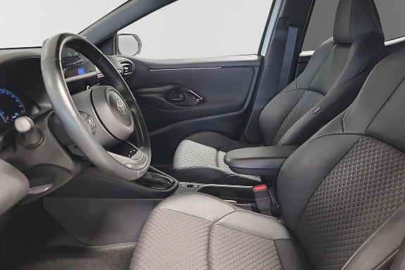 Toyota Yaris 7 of 14