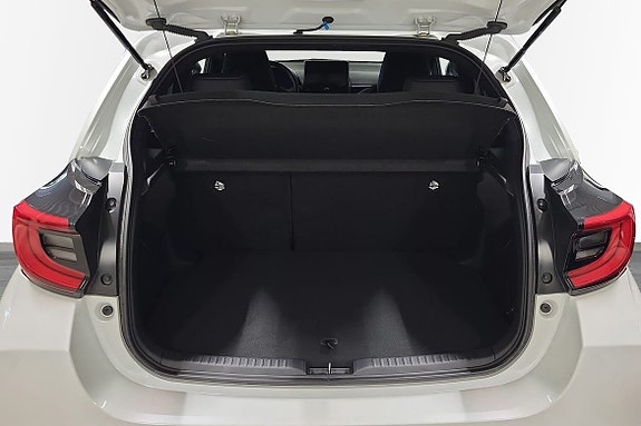 Toyota Yaris 13 of 14