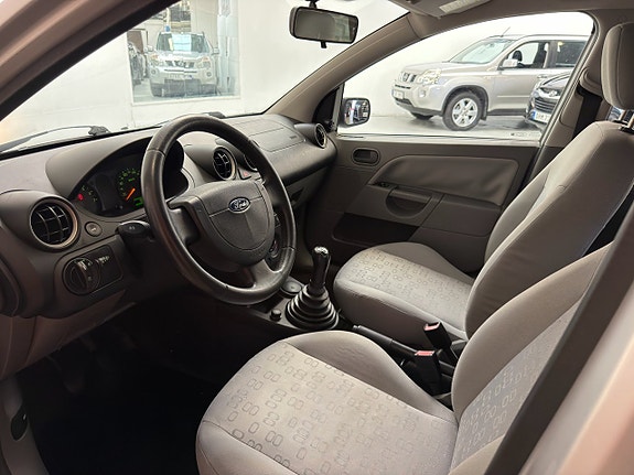 Ford Fiesta 8 of 15