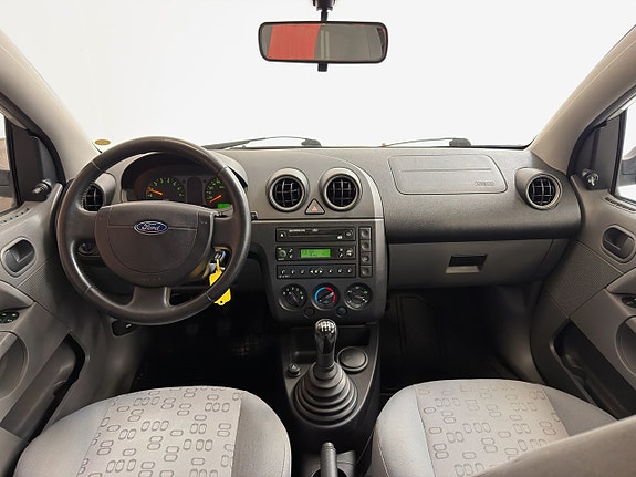 Ford Fiesta 9 of 15