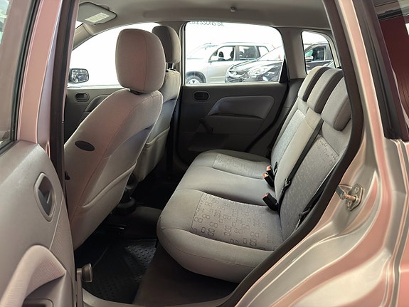 Ford Fiesta 12 of 15