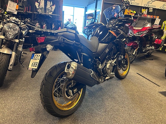 Suzuki V-Strom 650 XT 4 of 6
