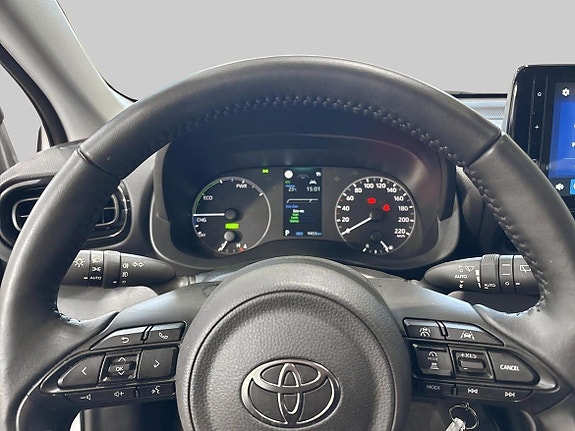Toyota Yaris 15 of 19