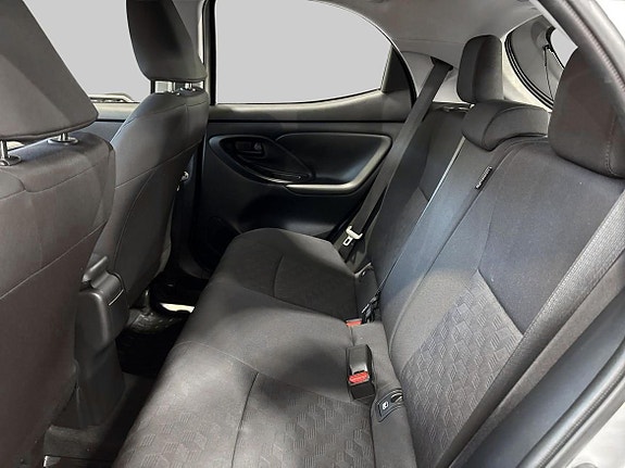 Toyota Yaris 11 of 19