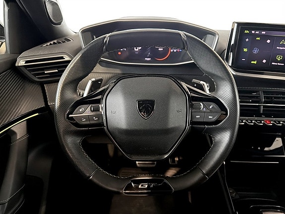 Peugeot 2008 8 of 18