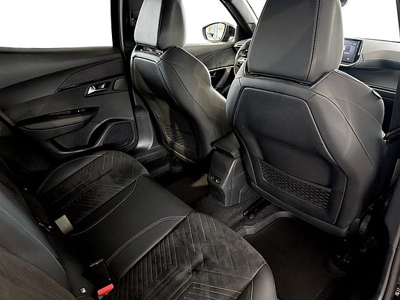 Peugeot 2008 15 of 18