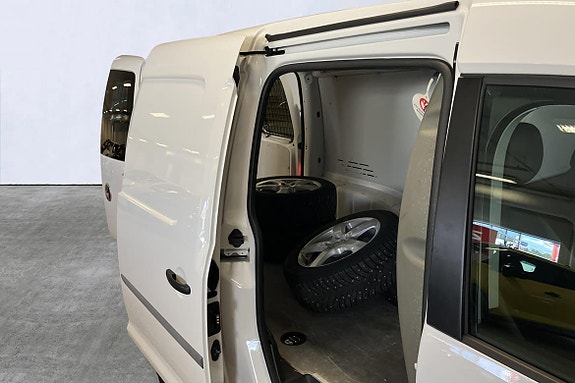 Volkswagen Caddy Maxi 4 of 11