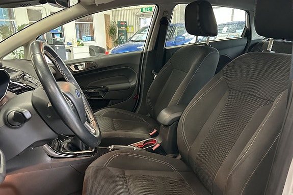 Ford Fiesta 12 of 30