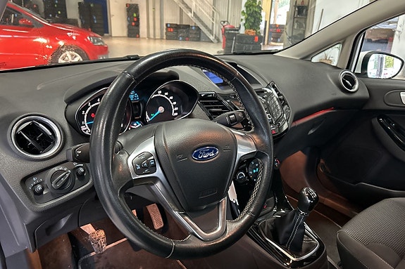 Ford Fiesta 14 of 30