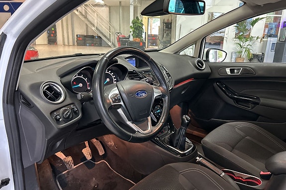 Ford Fiesta 10 of 30