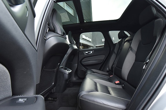 Volvo XC60 13 of 28