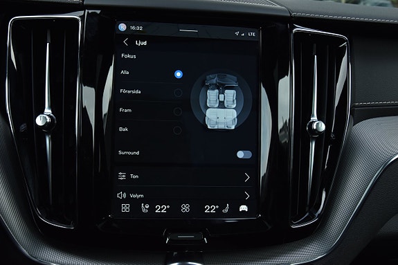 Volvo XC60 24 of 28