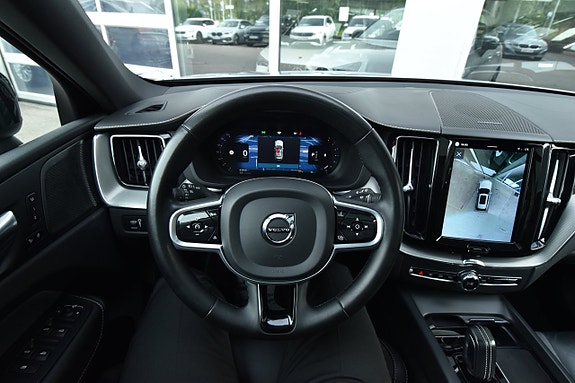 Volvo XC60 16 of 28