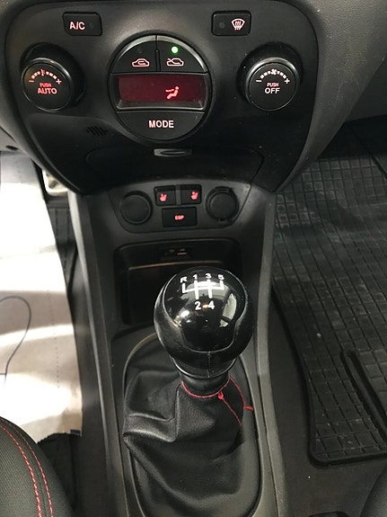 Kia Rio 10 of 18